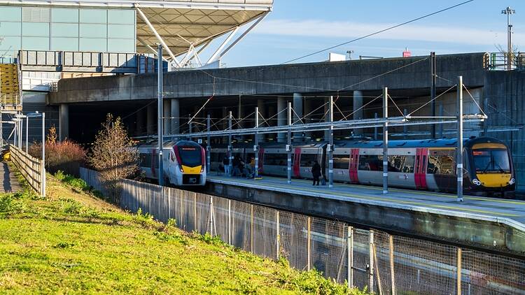 This major London airport is finally getting contactless payments for train tickets next month This major London airport is finally getting contactless payments for train tickets next month
