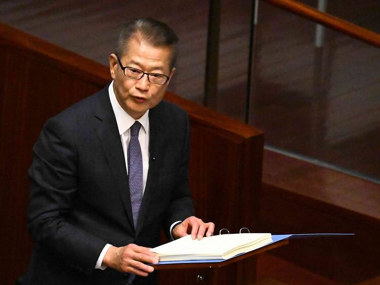 財政預算案2026懶人包：政府會否派錢？即看免稅、醫療長者福利、公務員加薪、交通津貼、旅遊盛事及直播時間