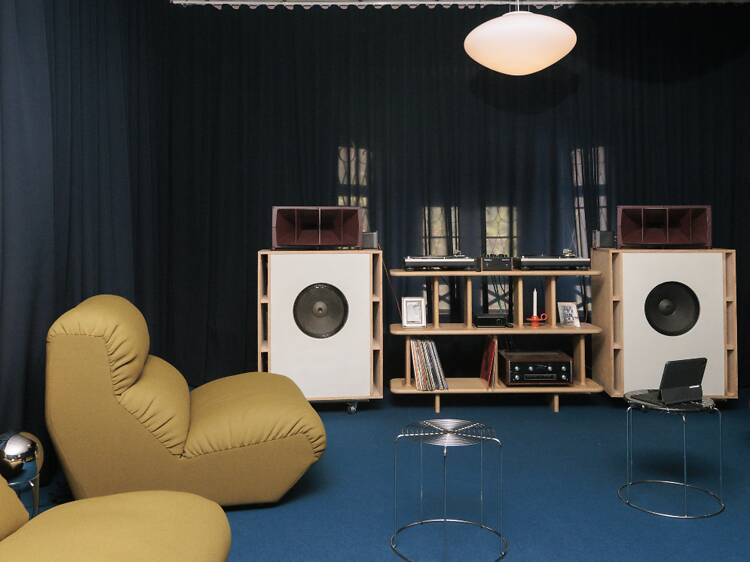 ดื่มด่ำโลกของเจ้าพ่ออิเล็กทรอนิกส์ญี่ปุ่นผ่านแผ่นเสียง ในงาน ‘Vinyl-Only Listening Session’ ดื่มด่ำโลกของเจ้าพ่ออิเล็กทรอนิกส์ญี่ปุ่นผ่านแผ่นเสียง ในงาน ‘Vinyl-Only Listening Session’