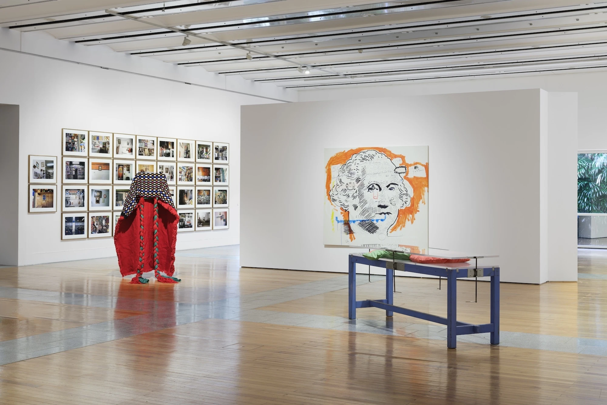 Exposi&ccedil;&atilde;o "May I help you? Posso ajudar?", MAC/CBB