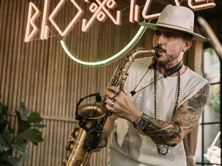 Feel the Ibiza pulse of live sax-violin house music with Bioxial Feel the Ibiza pulse of live sax-violin house music with Bioxial