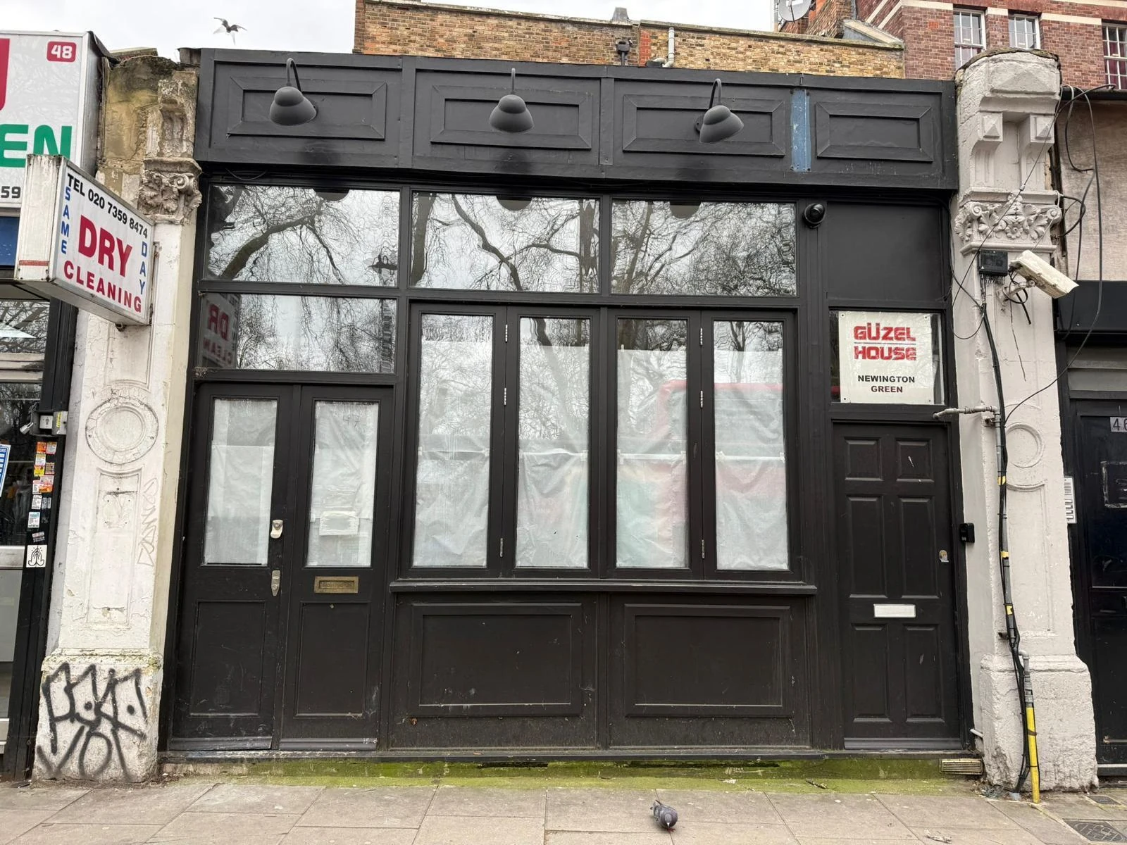Bar Etna, Four Legs opening in London