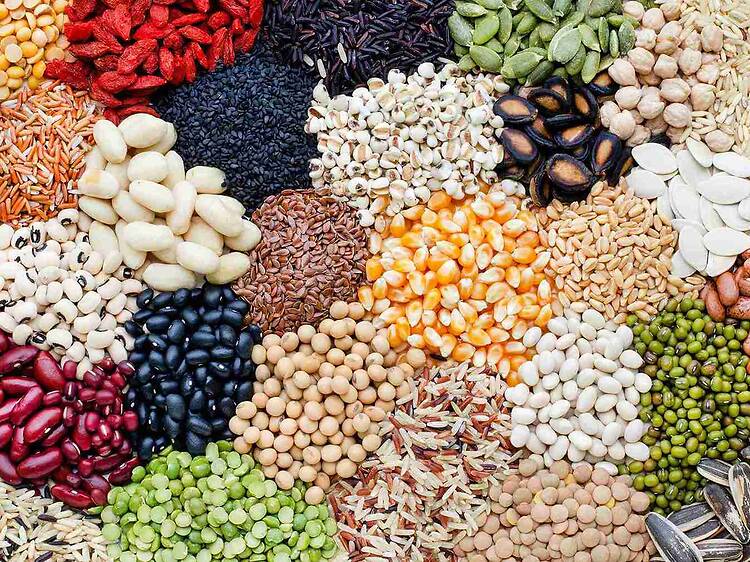 Així funciona la biblioteca de les llavors: una iniciativa que promou plantar a casa varietats locals de fruites i verdures