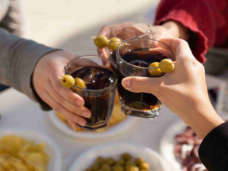 Una festa electrònica del Clot ofereix vermut i gilda per 1 euro aquest diumenge