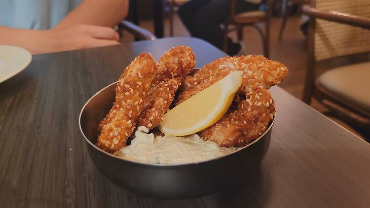 Chicken schnitzel bites with tartar sauce