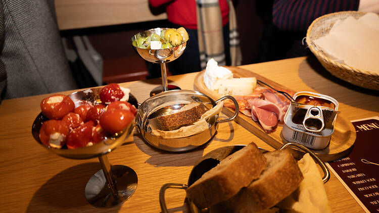 Pub Lisboeta Mercearia Pachecas Pub Lisboeta Mercearia Pachecas