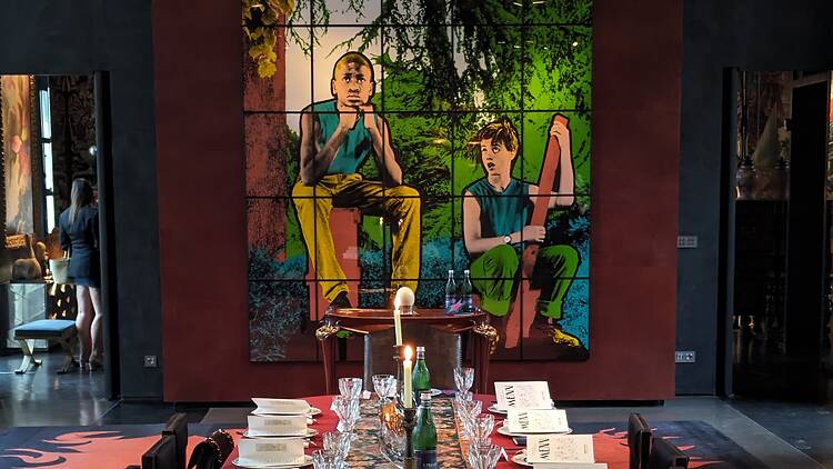 Table cachée place des Vosges