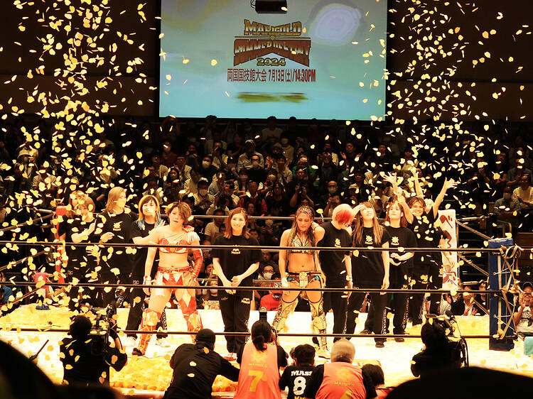 1. 選手と観客の一体感 1. 選手と観客の一体感