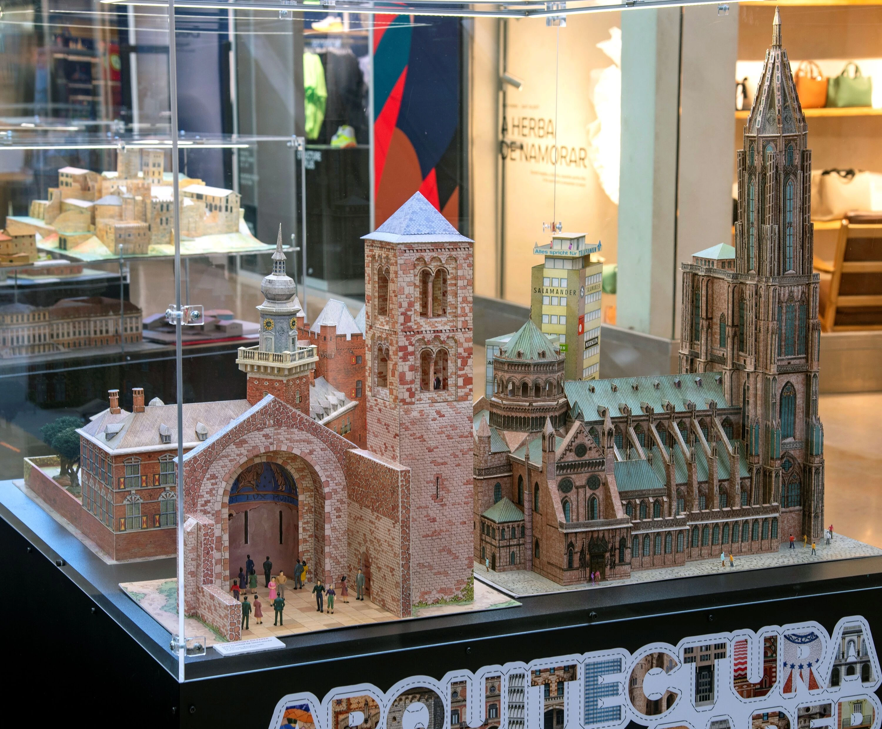 Exposici&oacute; amb maquetes