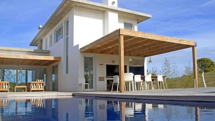 The Modernist Cube: Concrete & Glass Villa