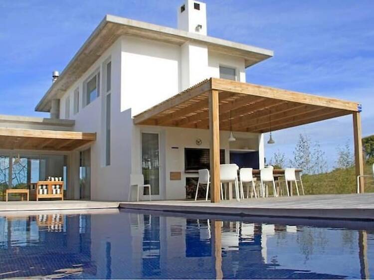 The Modernist Cube: Concrete & Glass Villa