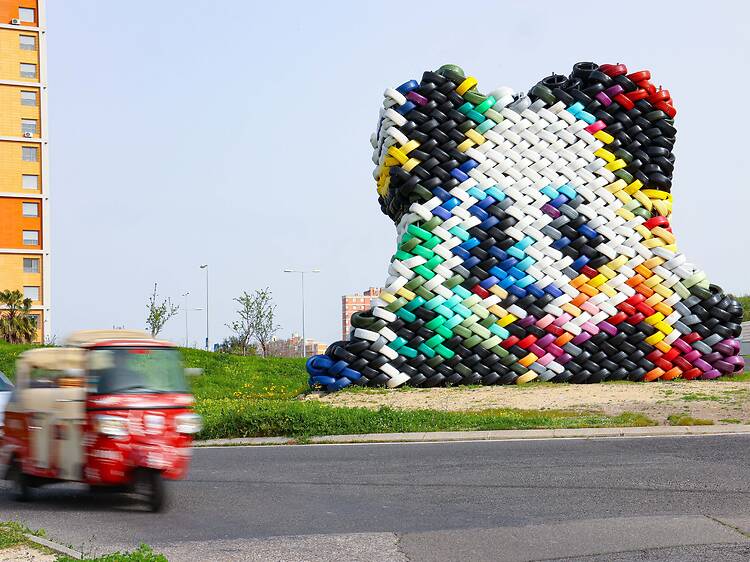 Quatro anos depois, o panda de Bordalo II parou para descansar na Bela Vista