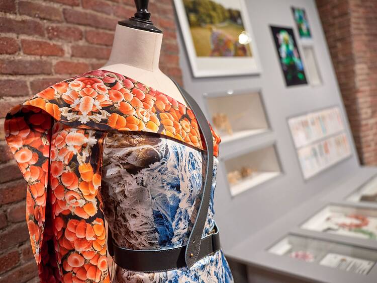 Esta prestigiosa diseñadora de moda española protagoniza una nueva exposición gratis en Madrid