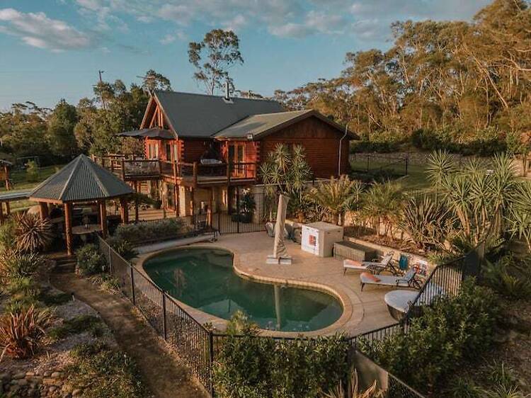 The Log Cabin Icon: Wild Wings Lodge