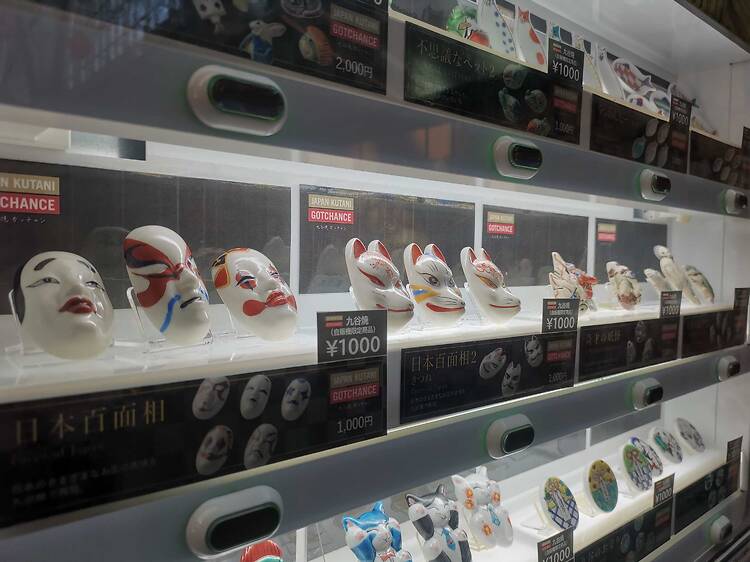 Japanese ceramic trinkets