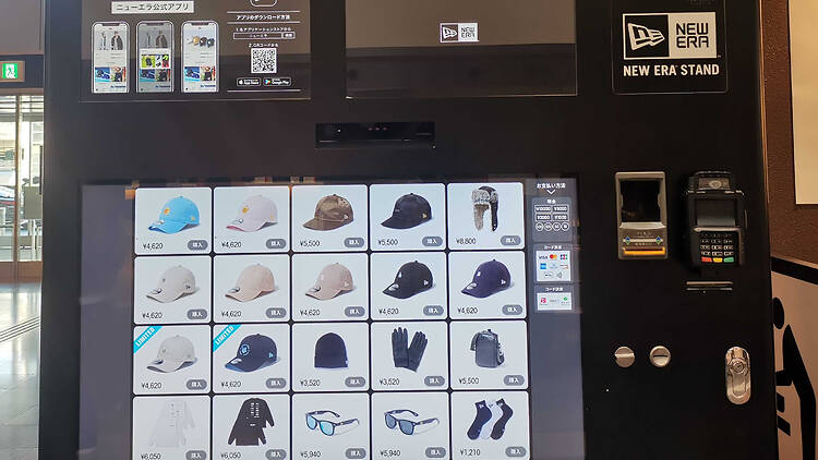 Caps and accessories