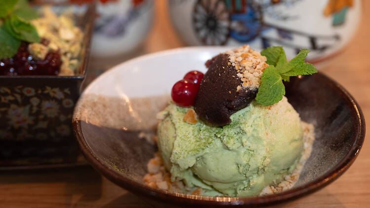 vihreää matcha-jäätelöä ravintolassa Daruma Helsinki
