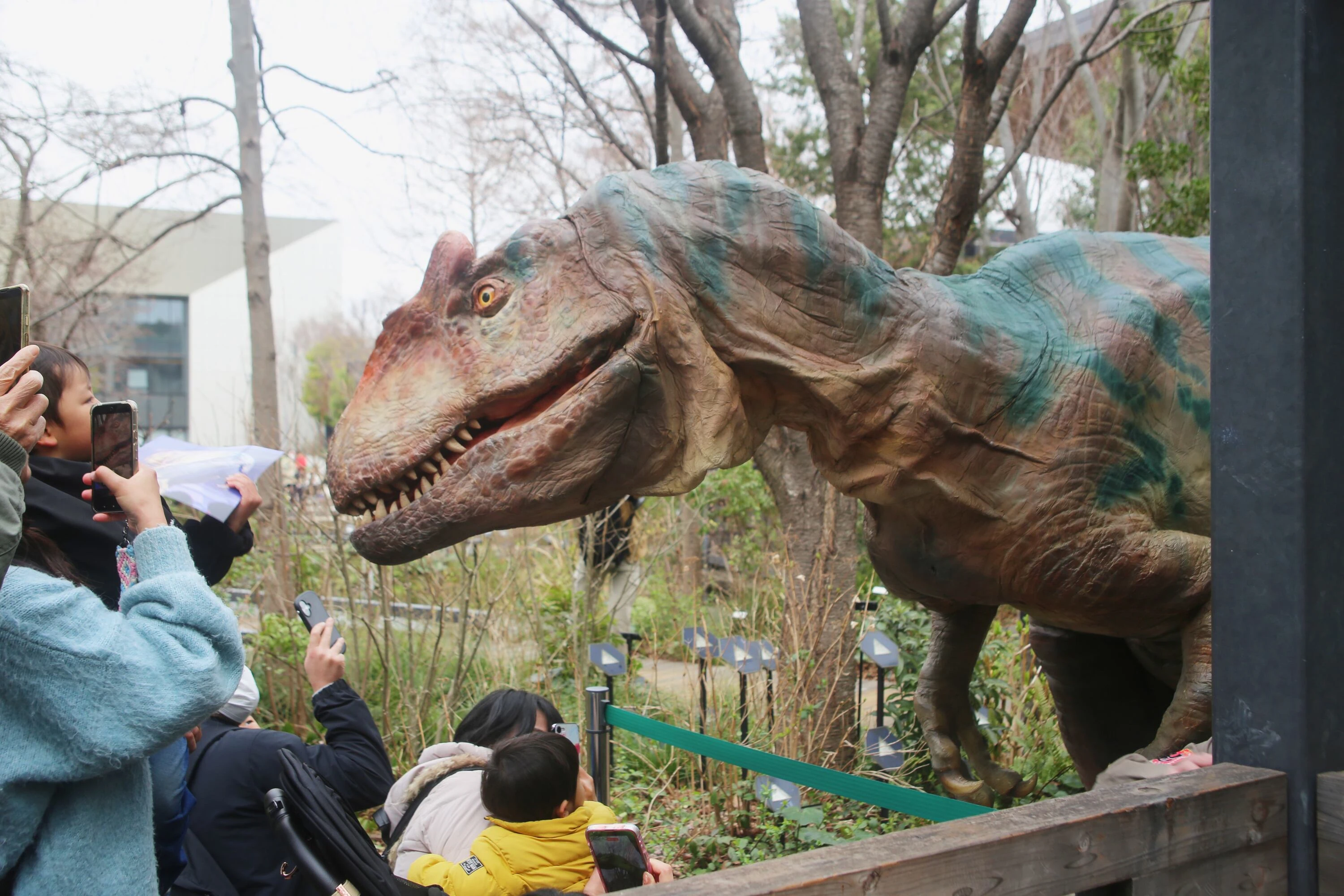 GREEN SPRINGSに恐竜が棲みついた！