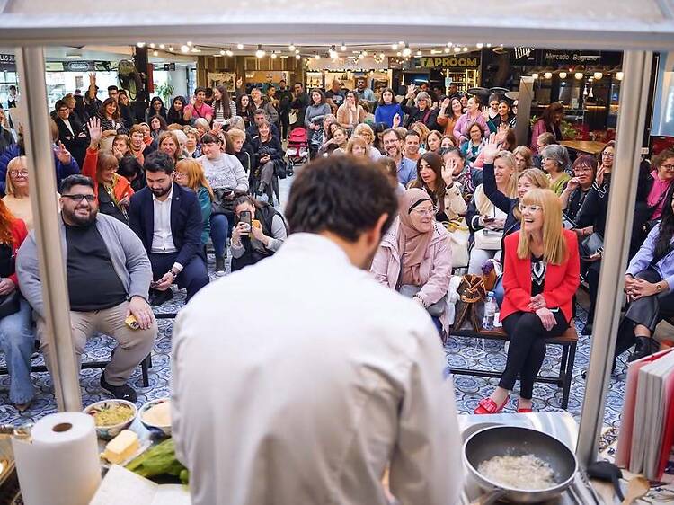 Live cooking at Mercado Belgrano