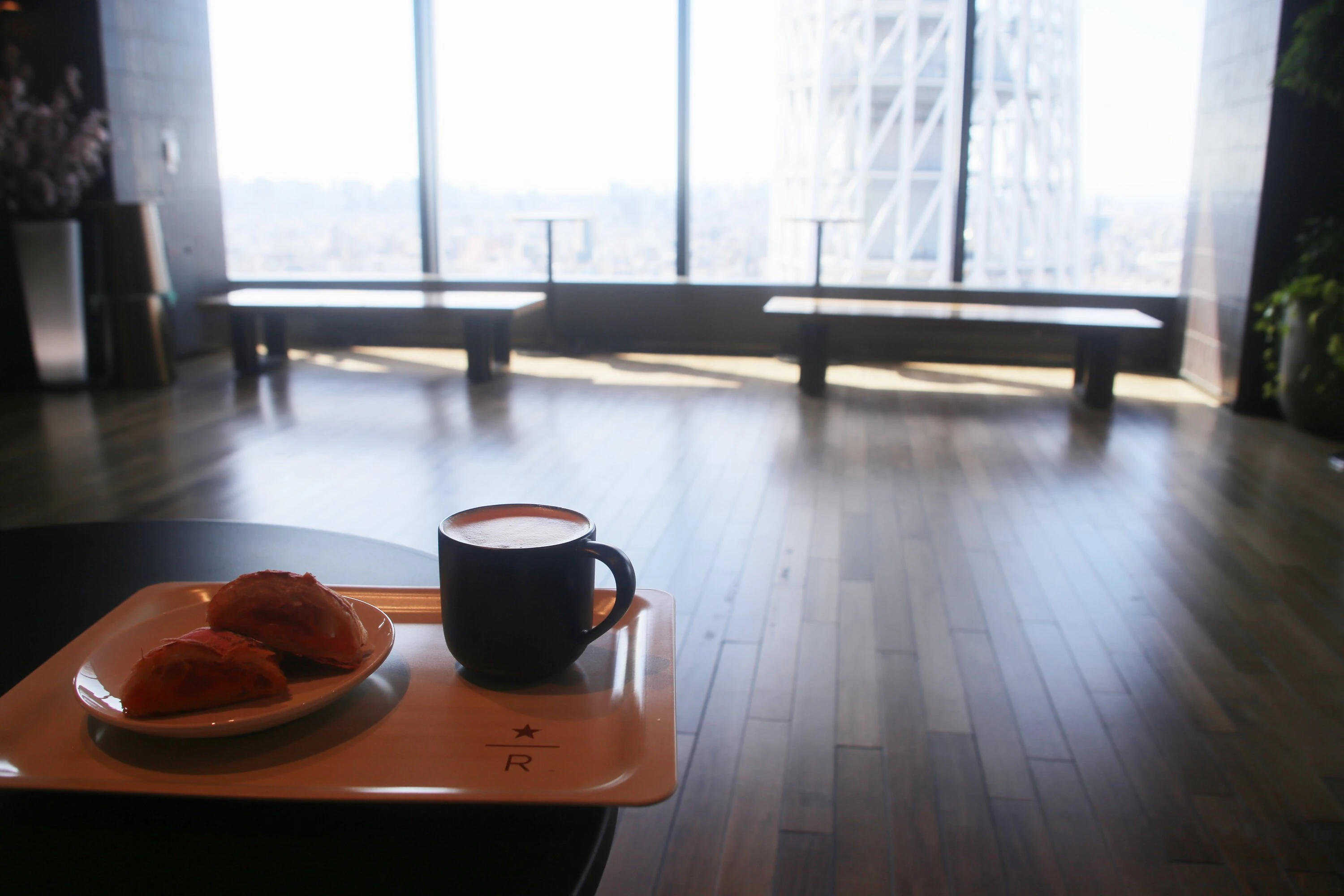 スターバックス リザーブ&reg; カフェ 東京スカイツリータウン30F店3月10日から、スターバックス リザーブ&reg; カフェ 東京スカイツリータウン30F店