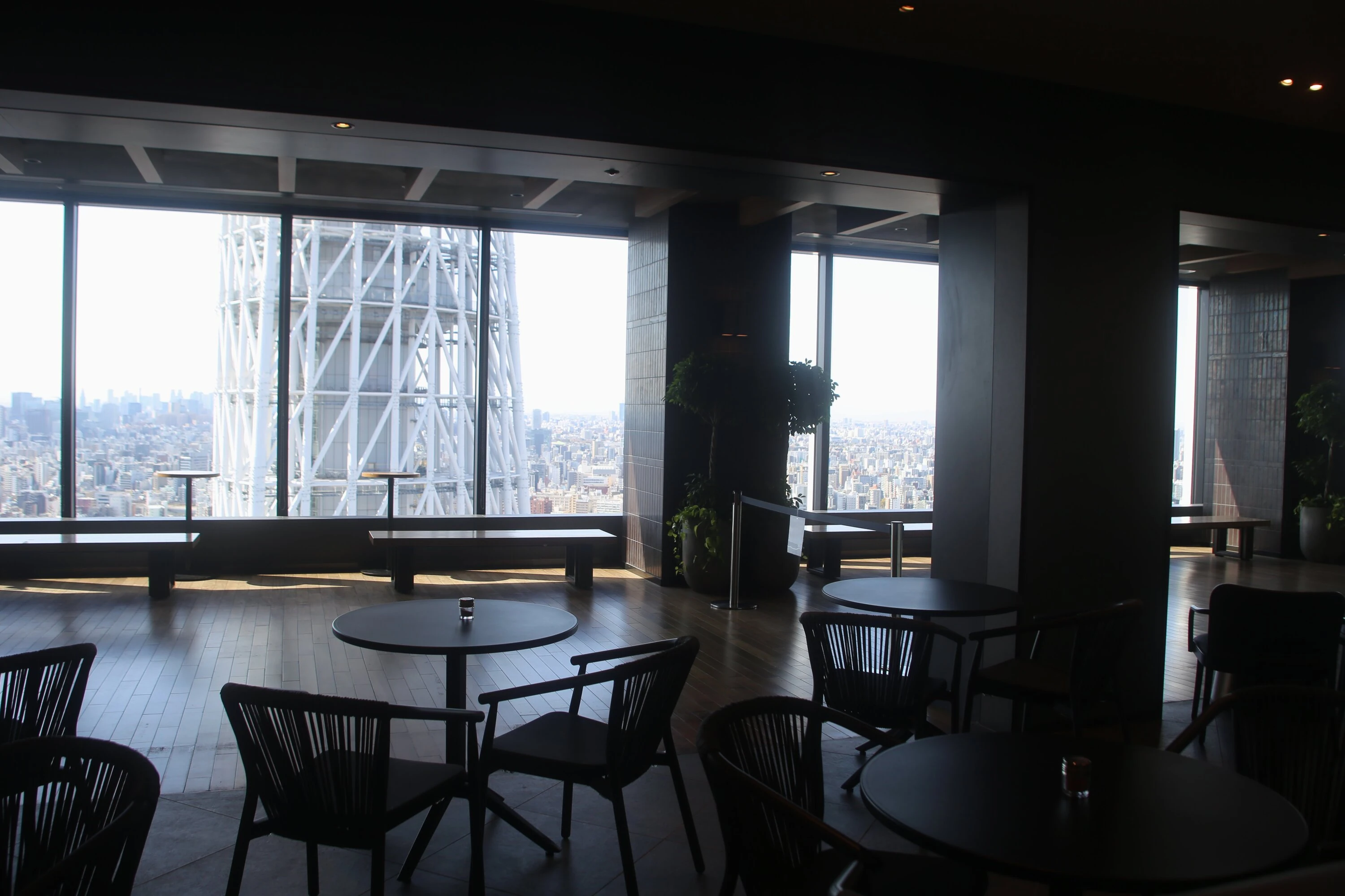 スターバックス リザーブ&reg; カフェ 東京スカイツリータウン30F店3月10日から、スターバックス リザーブ&reg; カフェ 東京スカイツリータウン30F店