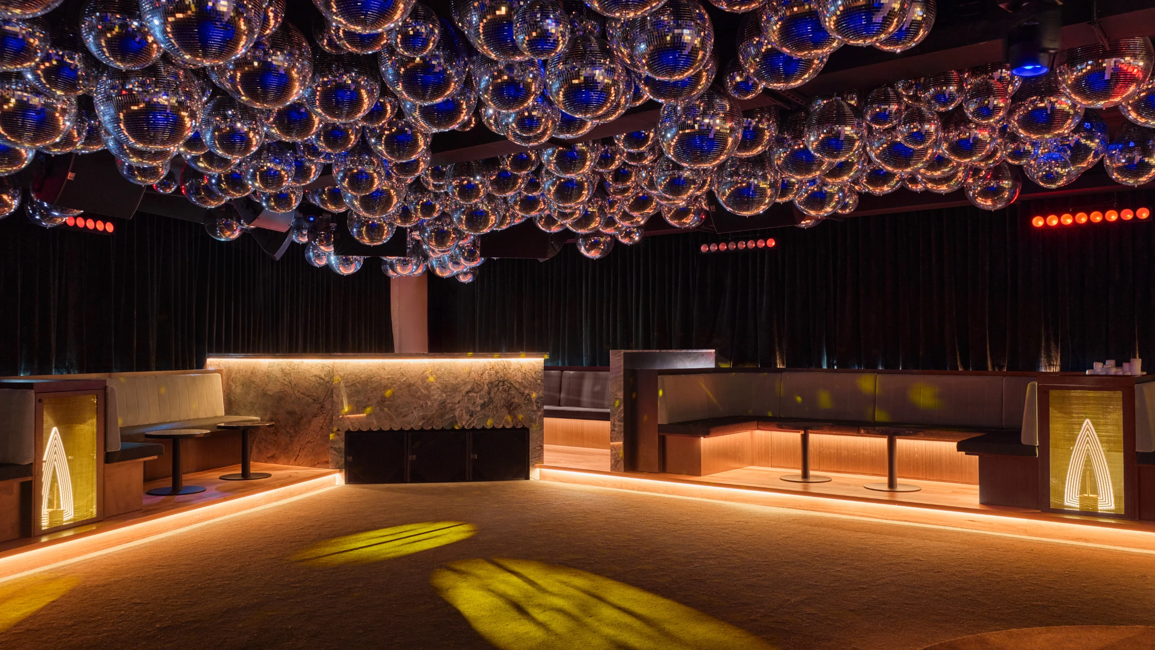Retro night club