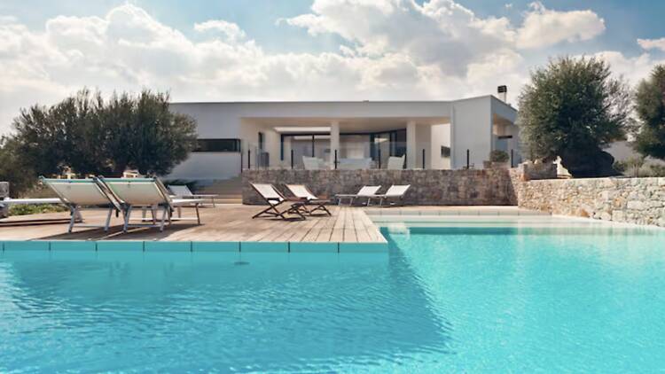 The panoramic hilltop retreat: Villa Bianca Lamafico