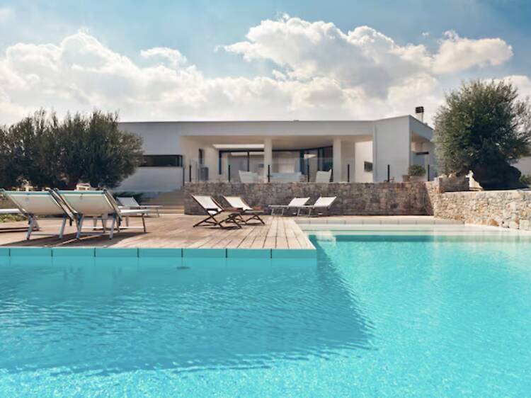 The panoramic hilltop retreat: Villa Bianca Lamafico