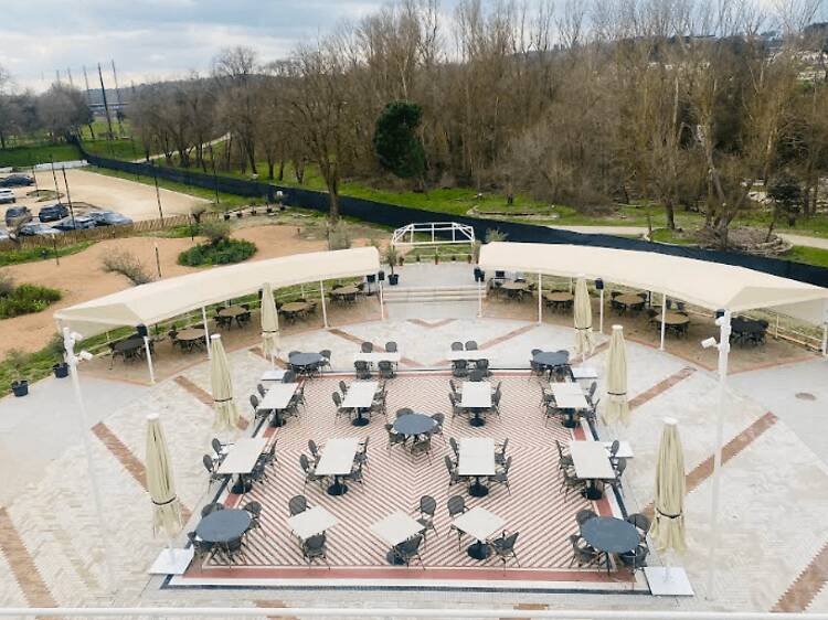 El restaurante más singular y tentador en primavera será este Bien de Interés Cultural rodeado de naturaleza junto al Manzanares