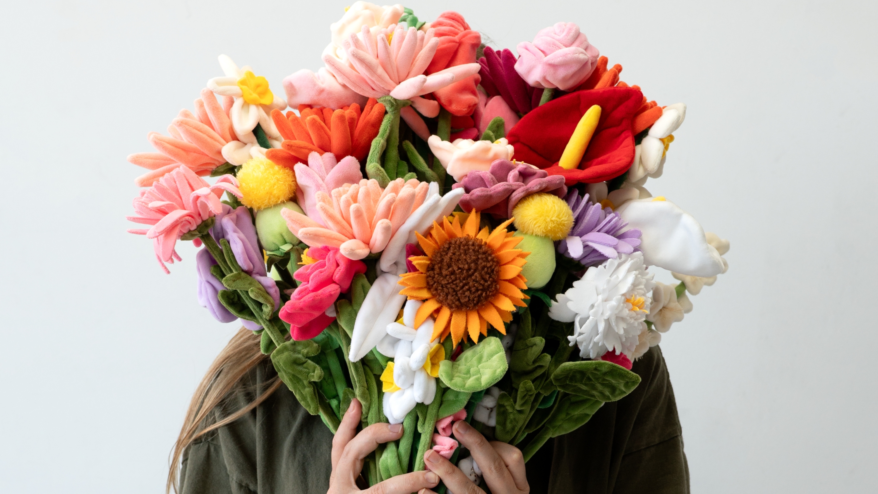 Australian artist Cj Hendry is bringing a plushie flower market to Hong Kong