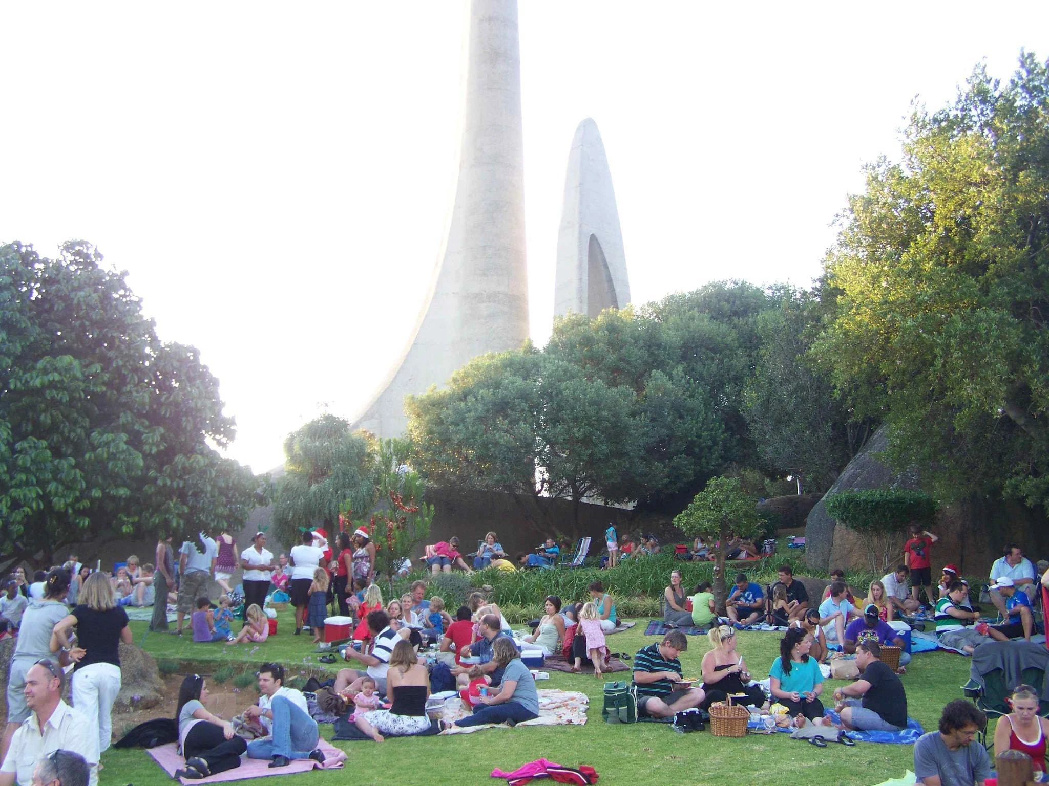 Stargazing Picnic at the Afrikaanse Taalmonument