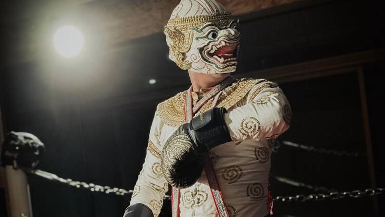 สลัดนวมมาสวมสตรีท! เมื่อสังเวียนมวยไทยบุกรันเวย์ในโปรเจกต์สุดพิเศษของ ‘ลงนวมบอยส์’