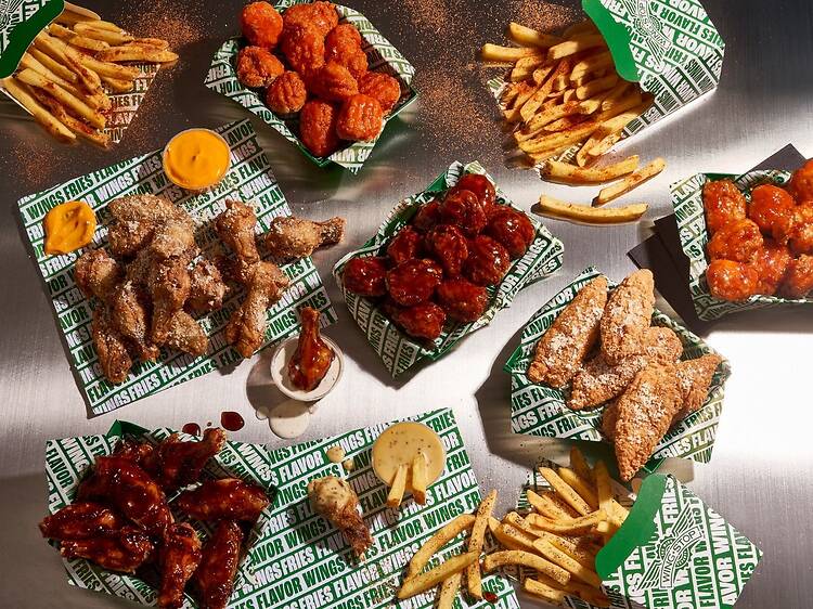 Las alitas de pollo más famosas de Estados Unidos llegan a Madrid: esta conocida cadena abre su primer restaurante en España Las alitas de pollo más famosas de Estados Unidos llegan a Madrid: esta conocida cadena abre su primer restaurante en España
