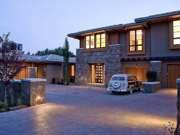 The Elkhorn elite retreat: Fairway Luxury Villa