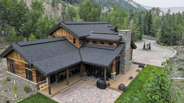 The River Run sanctuary: Slopeside Luxury Chalet