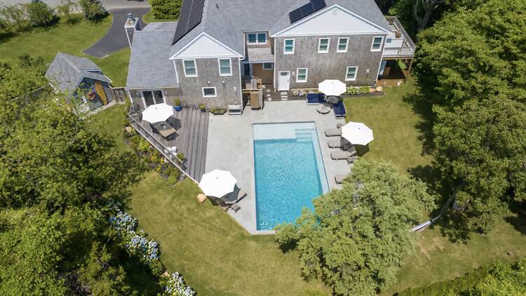 The secluded luxury compound: Hilltop Haven