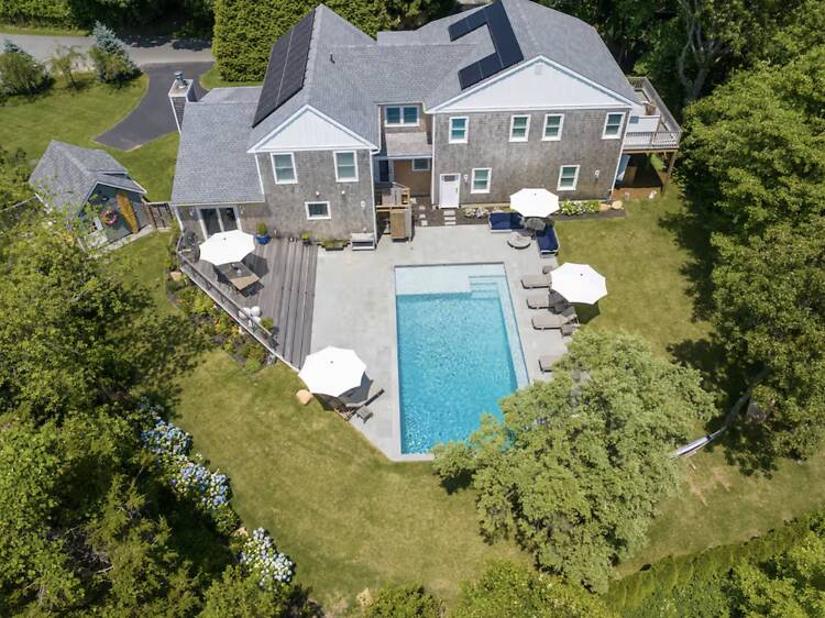 The secluded luxury compound: Hilltop Haven