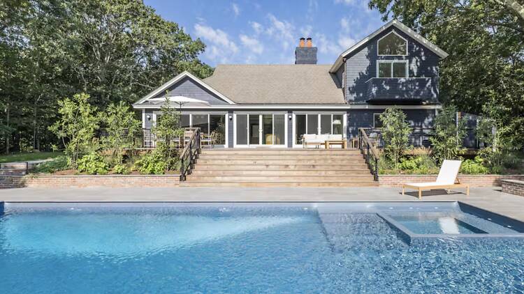 The Hither Hills compound: Modern 5-Bedroom Beach Home