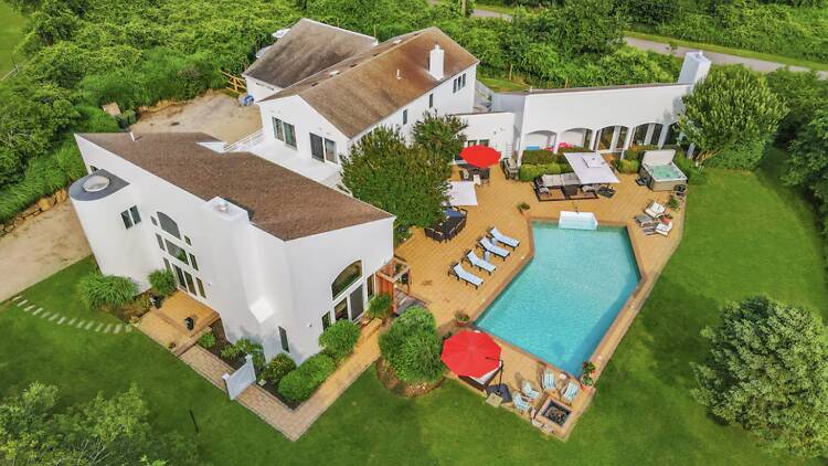 The sprawling lakeside compound: Serene Villa & Pool