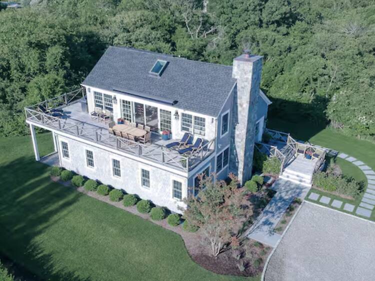 The solar-powered sanctuary: Fully Renovated & Luxurious Beach House