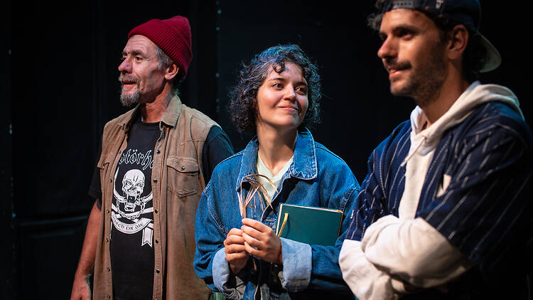 Poético sería tirar una pared y que estés vos del otro lado