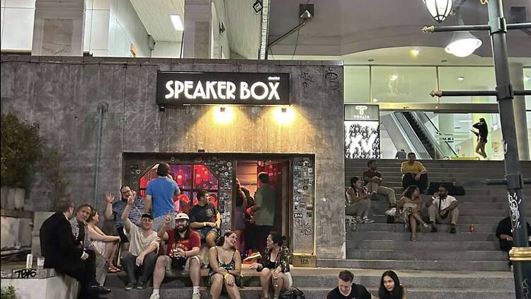 Speaker box