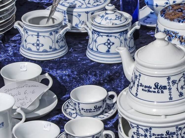 Este piso de lujo de un emblemático edificio de Madrid se convierte en un mercadillo 'premium' Este piso de lujo de un emblemático edificio de Madrid se convierte en un mercadillo 'premium'