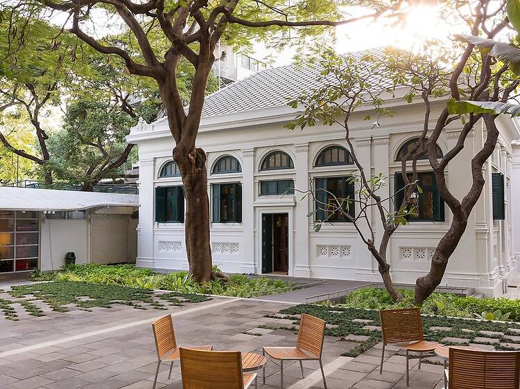 Nielson Hays Library Garden Cafe