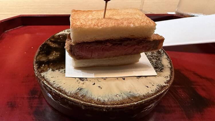 Beef cutlet sandwich