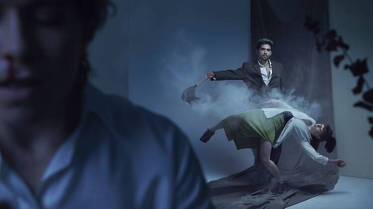 People Watching: Play Dead