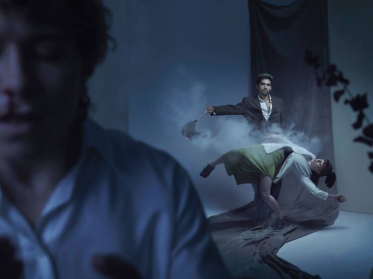 People Watching: Play Dead