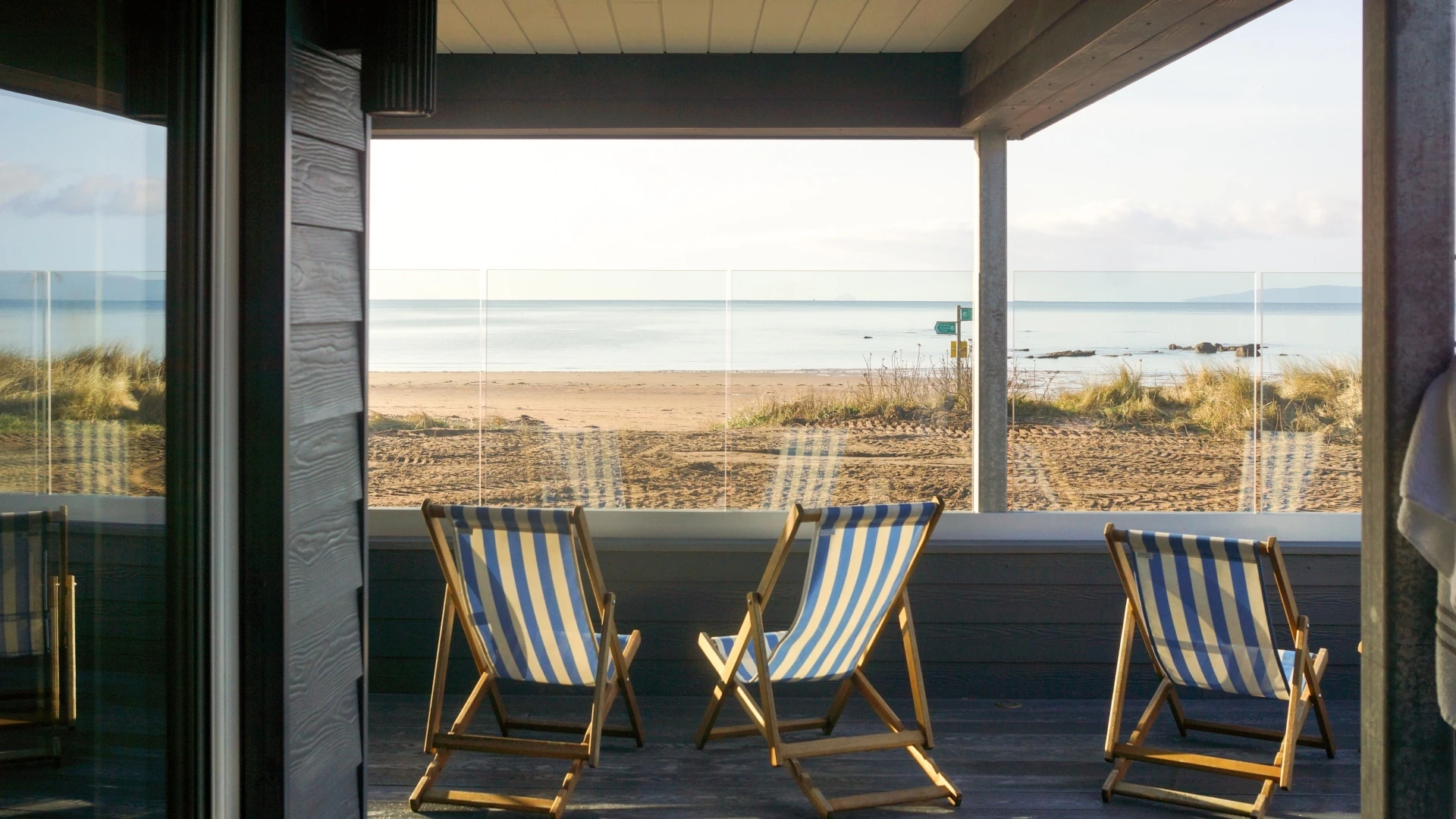 Outdoor terrace at Si! Spa at the Waterside Hotel