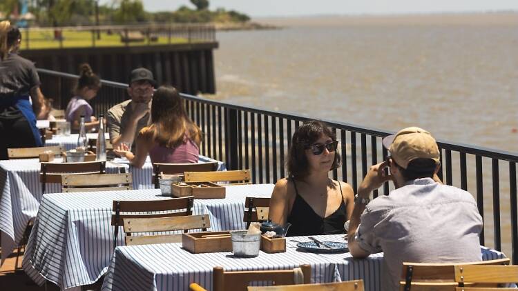 Mostrador Santa Teresita – Olivos