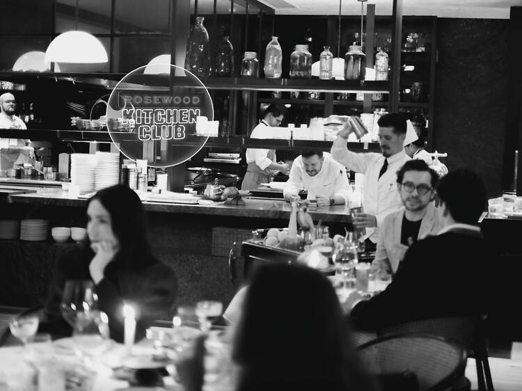 Mejor que un tardeo: esta es la fiesta clandestina con cena y DJ más elegante de Madrid para estrenar la primavera